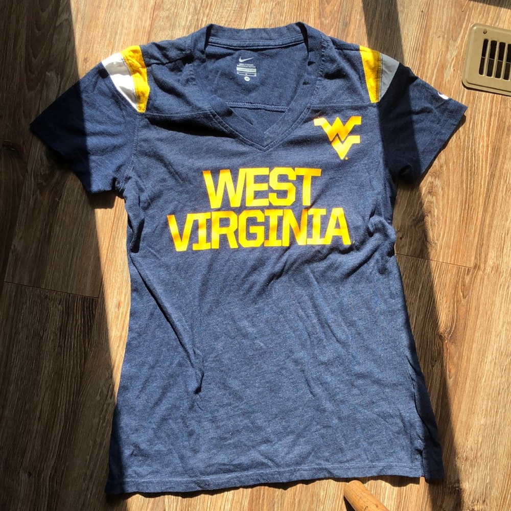 Nike WVU women’s M t shirt